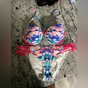 Victoria’s Secret bikini